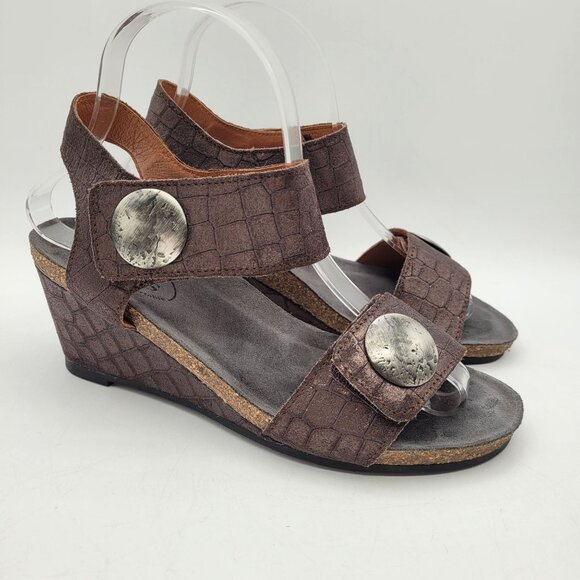 Taos Carousel 2 Women's Sz 6 to 6.5 EU 37 Deep Bronze Wedge Sandals 2 Strap - Picture 1 of 15